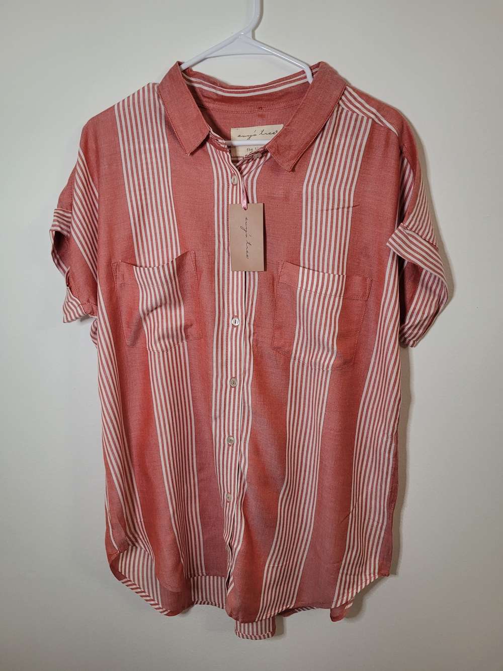Evy's Tree The Lindsay Red/White Striped Short Sleeve Button Up Top Size Medium